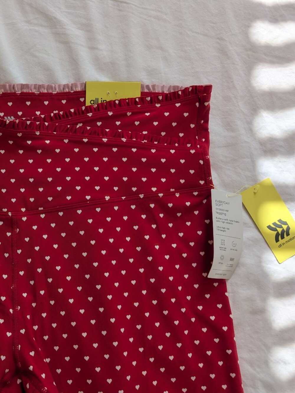 NWT All In Motion Heart Print 7/8 Leggings in Size XXL - Picture 10 of 16